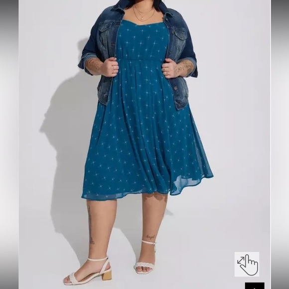 TORRID Women’s Blue White Midi Chiffon Pleated Dress Size 4. ((B4)) - Picture 2 of 13